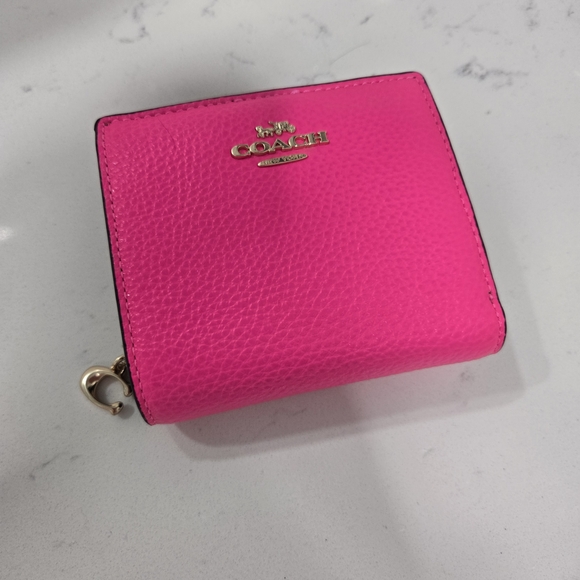 Coach Snap Wallet In Neon Hot Pink - Picture 1 of 6